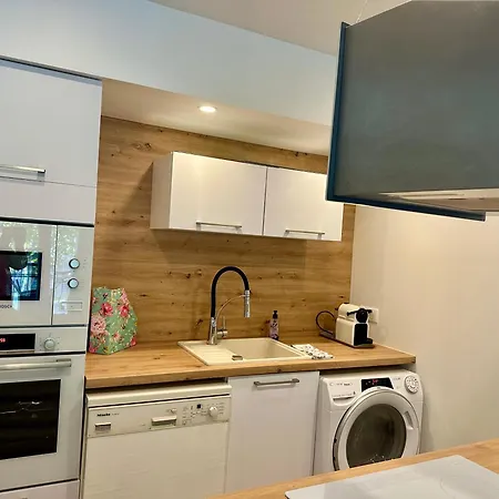 Le Hugo Au Fil Du Canal Narbona